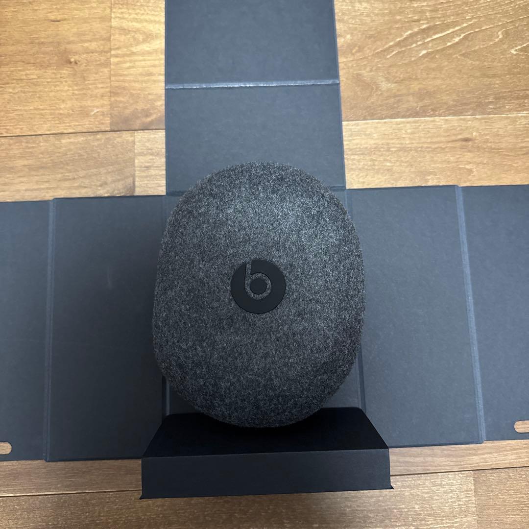 【美品】Beats SOLO PRO ワイヤレスヘッドホン クリーム色