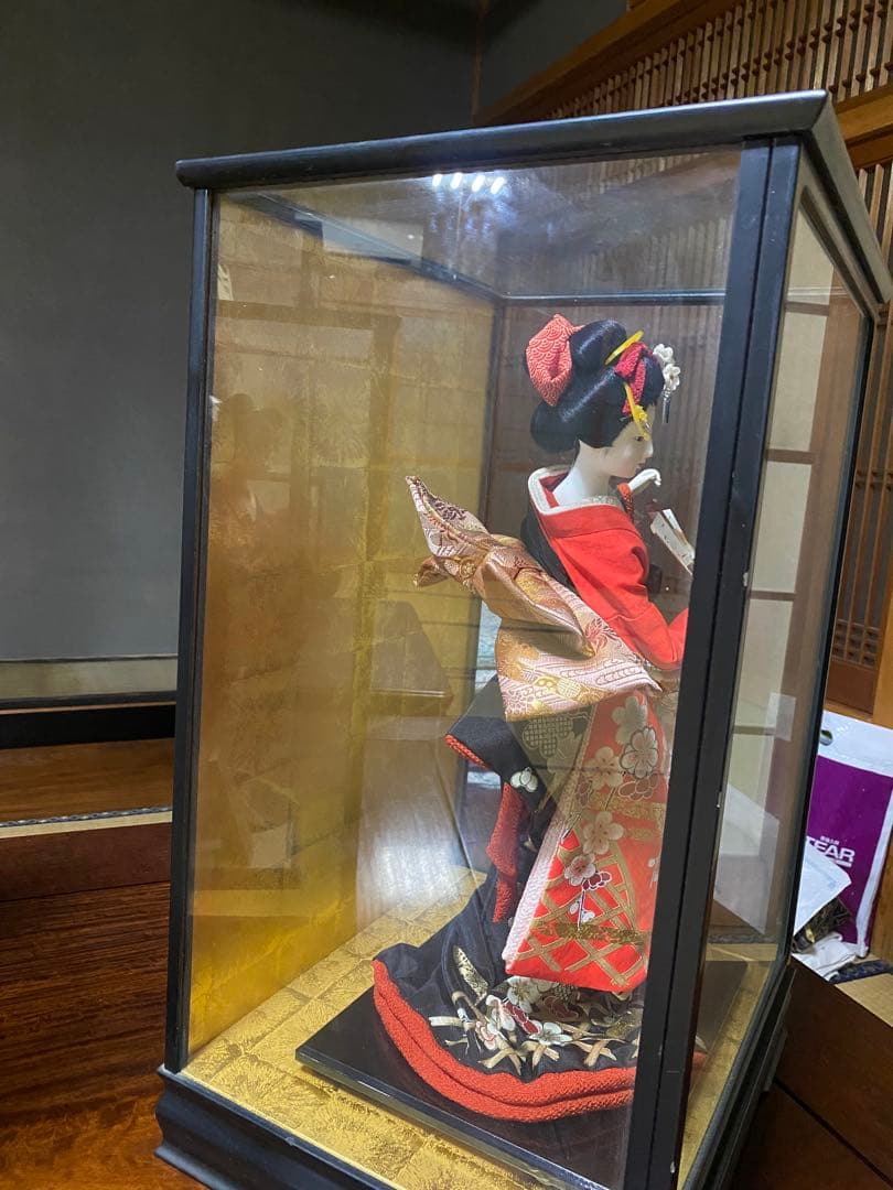 日本人形 赤色衣装 ガラスケース付き
