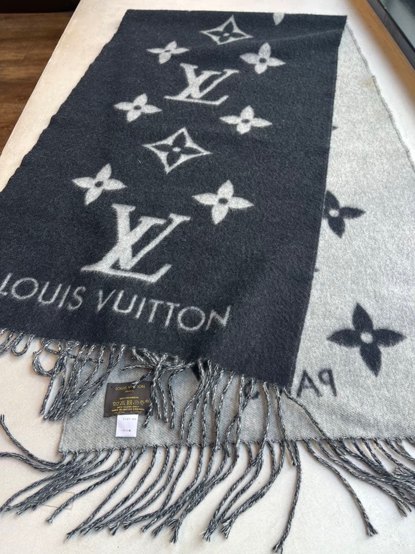 【新品未使用】LOUIS VUITTON マフラー ブラックグレー　カシミヤ