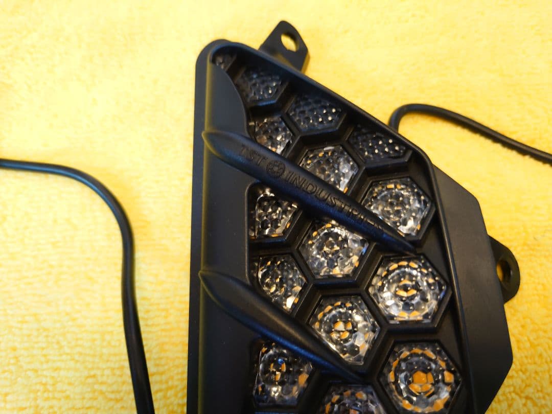 TST Industries NEXUS LED ウィンカー