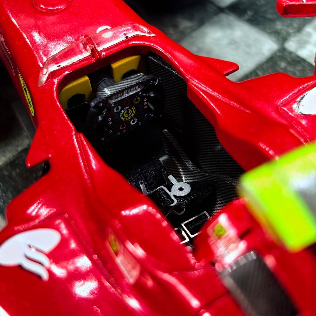 1/18 マテルエリート フェラーリ F10 フェルナンド・アロンソ 2010