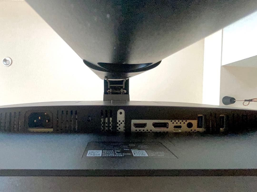 DELL U2720QM 27インチ 4Kモニター 本体 付属品完備 完動品