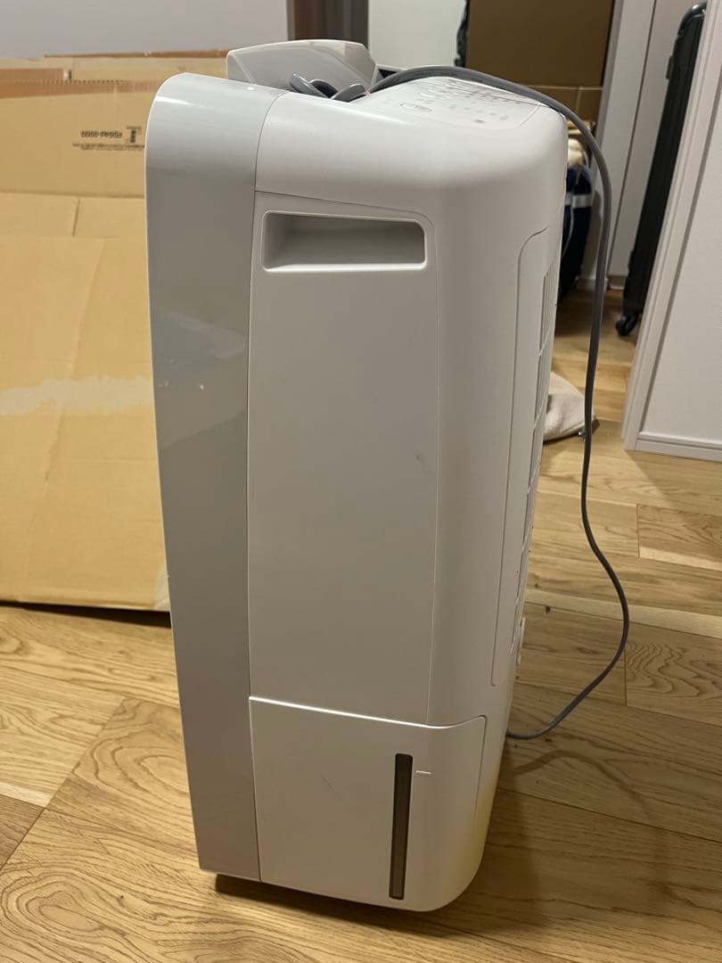 シャープ 衣類乾燥機 除湿機 12L 14畳 / 2020年モデル ホワイト