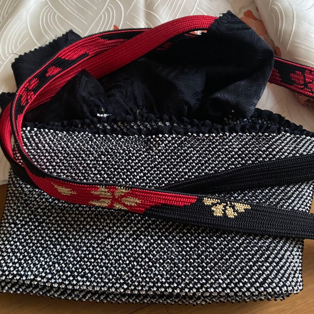 三点セット　振袖 花柄 絹素材　絞り　黒白赤