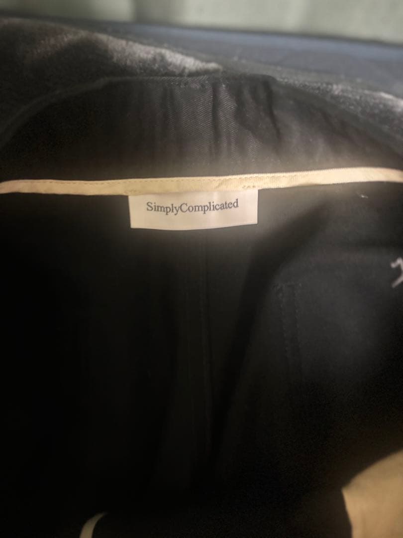 simply complicated ブラックチノ　美品