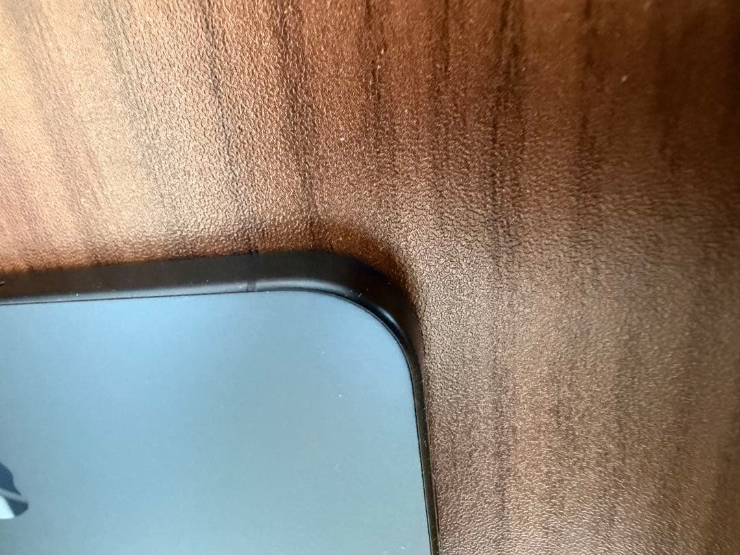 Apple iPhone 15 Pro本体 美品