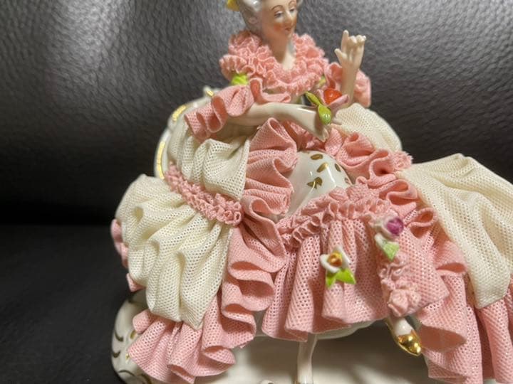 Dresden レース人形　花を愛でる貴婦人　大　アンティーク