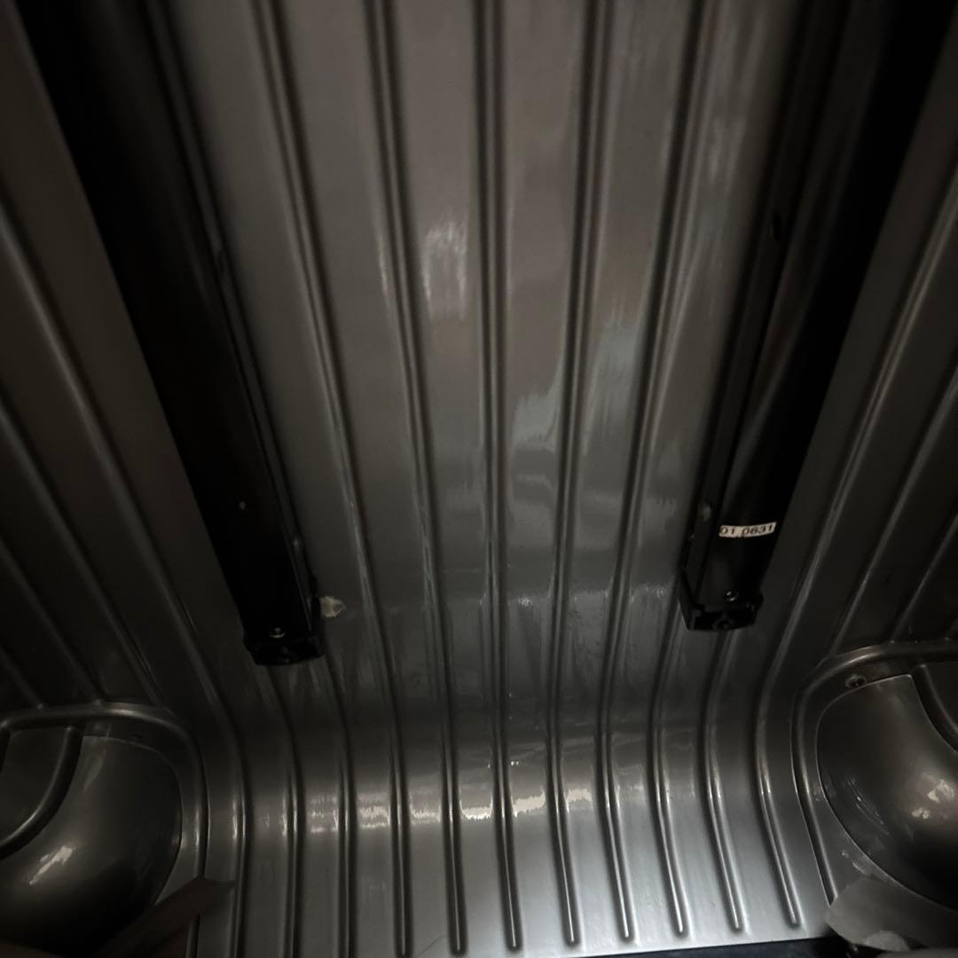 リモワ サルサ 4輪 82lシルバー　RIMOWA キャリーケース