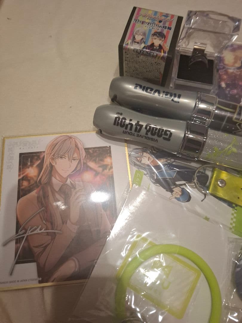 アイナナ Re:vale リング ペンライト 缶バッジ セット