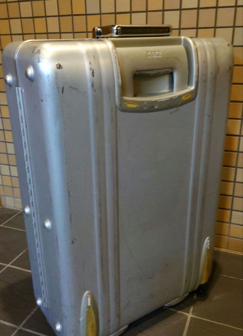 Zero Halliburton ゼロハリバートン　 6輪　２６インチ