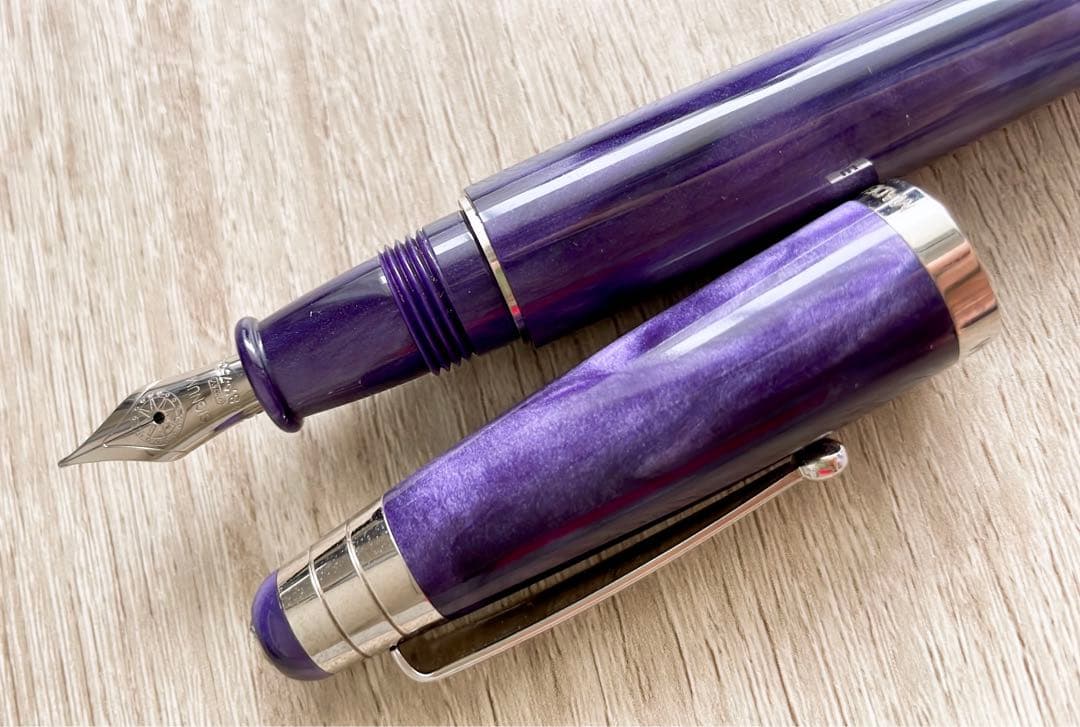 【箱付き美品】　シグナム　ノーバ　万年筆　パープル　18K