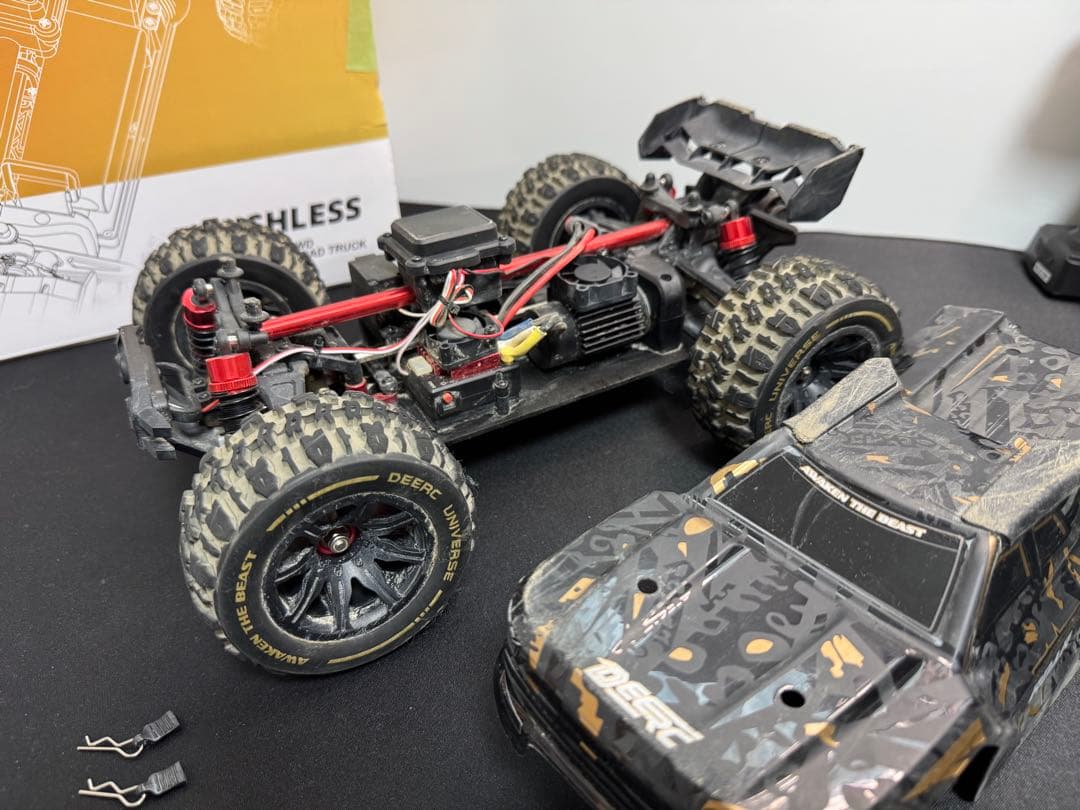 DEERC 14210 ブラシレスRCカー 1/14 時速76km/h