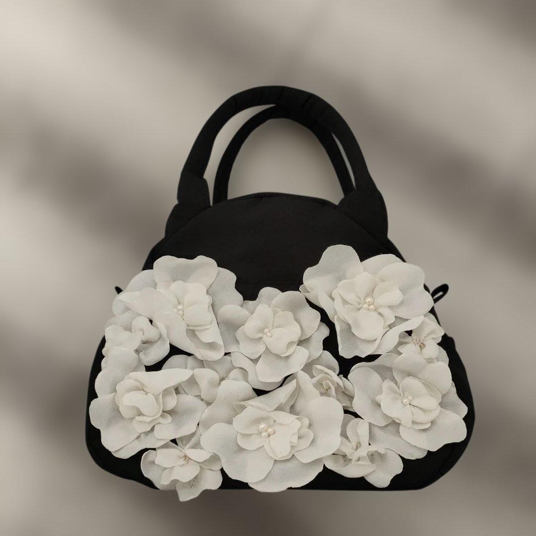 お値下げ！送料無料★極美品★アミティエ★お花のバッグ★黒✕白★さえら★ポテチーノ