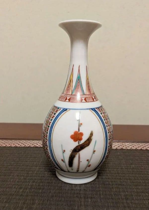 九谷焼　松本佐吉　色絵　松竹梅　花瓶