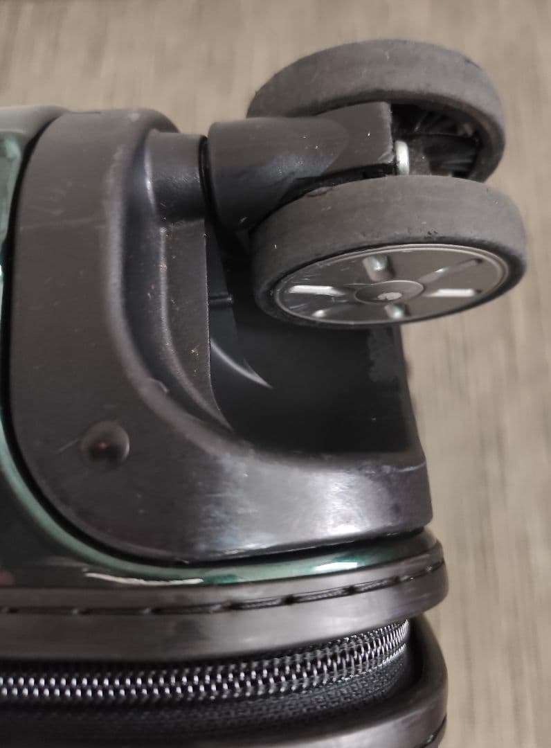 ★RIMOWA SALSA ダークグリーン 約６０リットル（チェコ製）