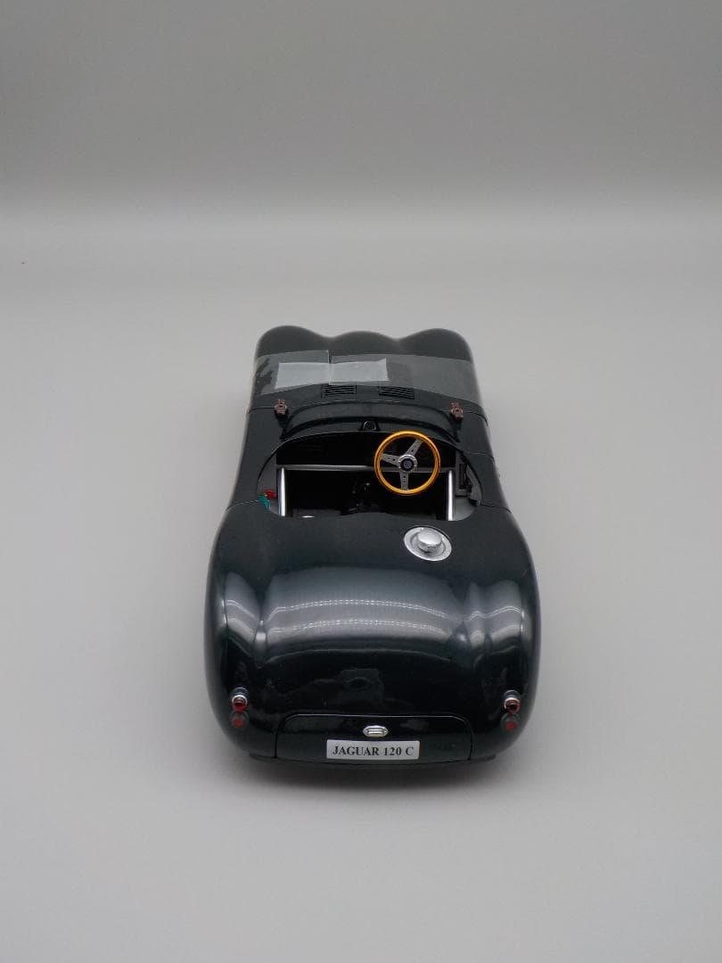 AutoArt 　Jagur C-type 18分の1サイズ