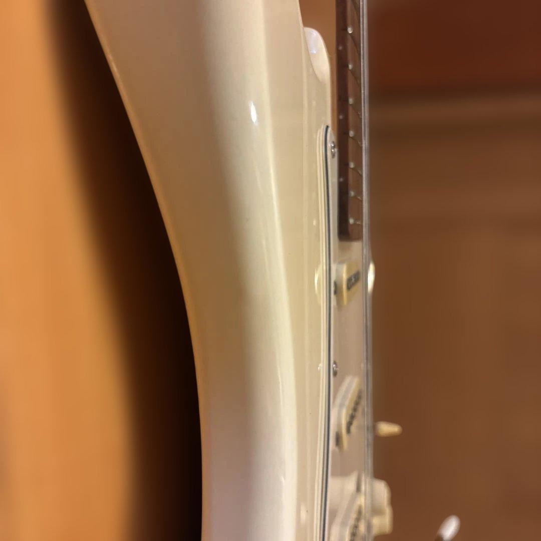 【Yummy】Legend ストラトタイプ トレモロアーム付 新品弦張替済