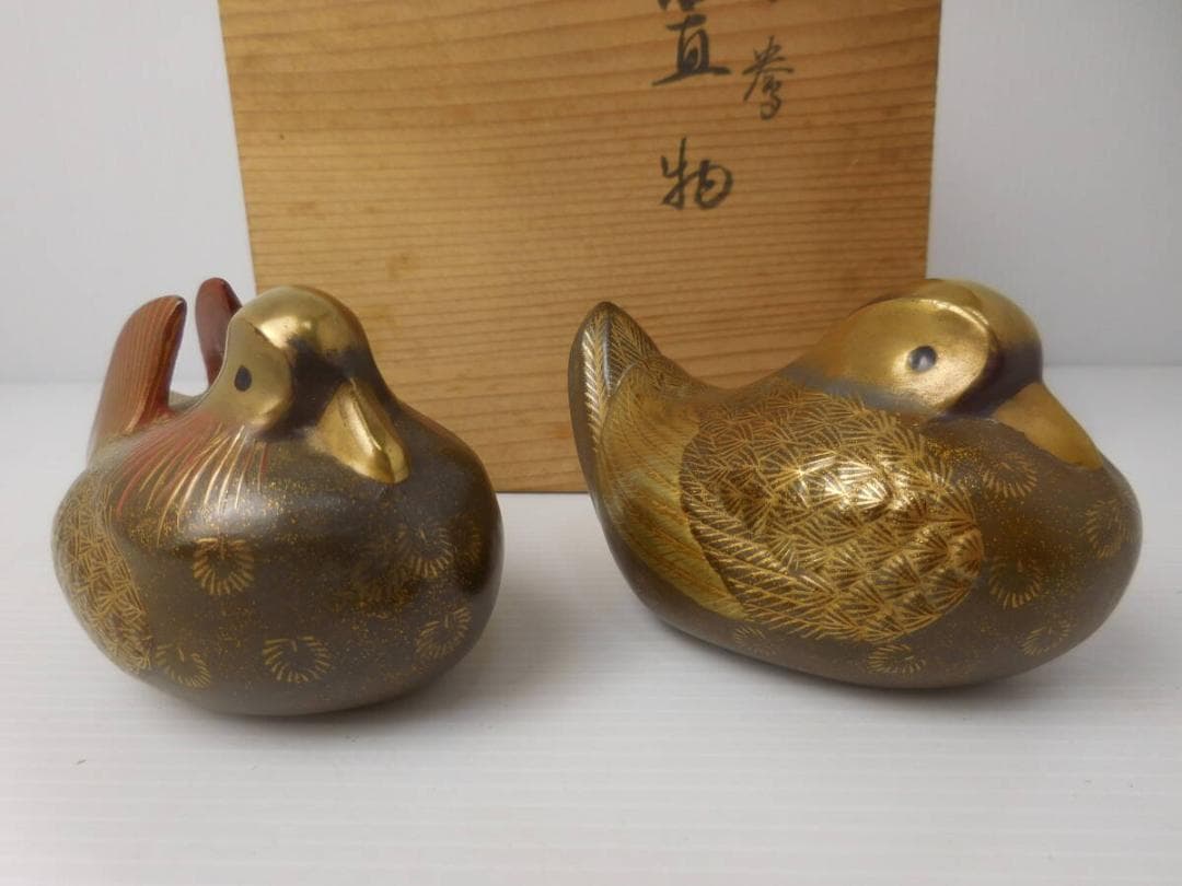 象彦　陶器製　鴛鴦（おしどり）の置物