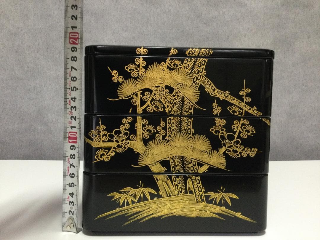 最終値下げです。【未使用 美品】 輪島塗 三段重 黒呂色 沈金 松 梅