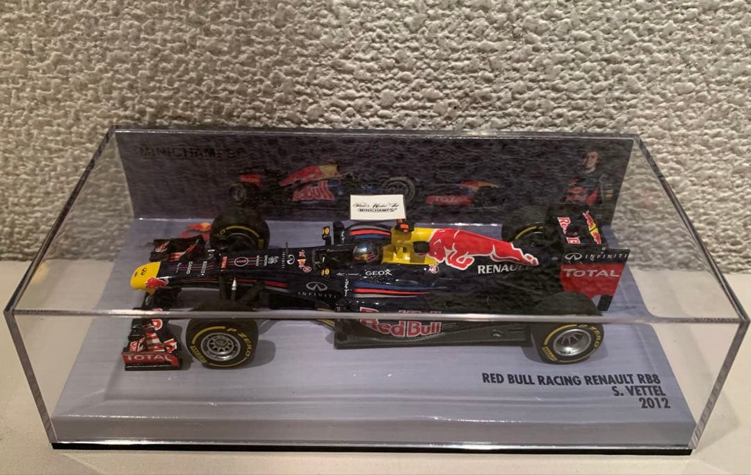 1/43 レッドブルレーシング RB8 S.ベッテル