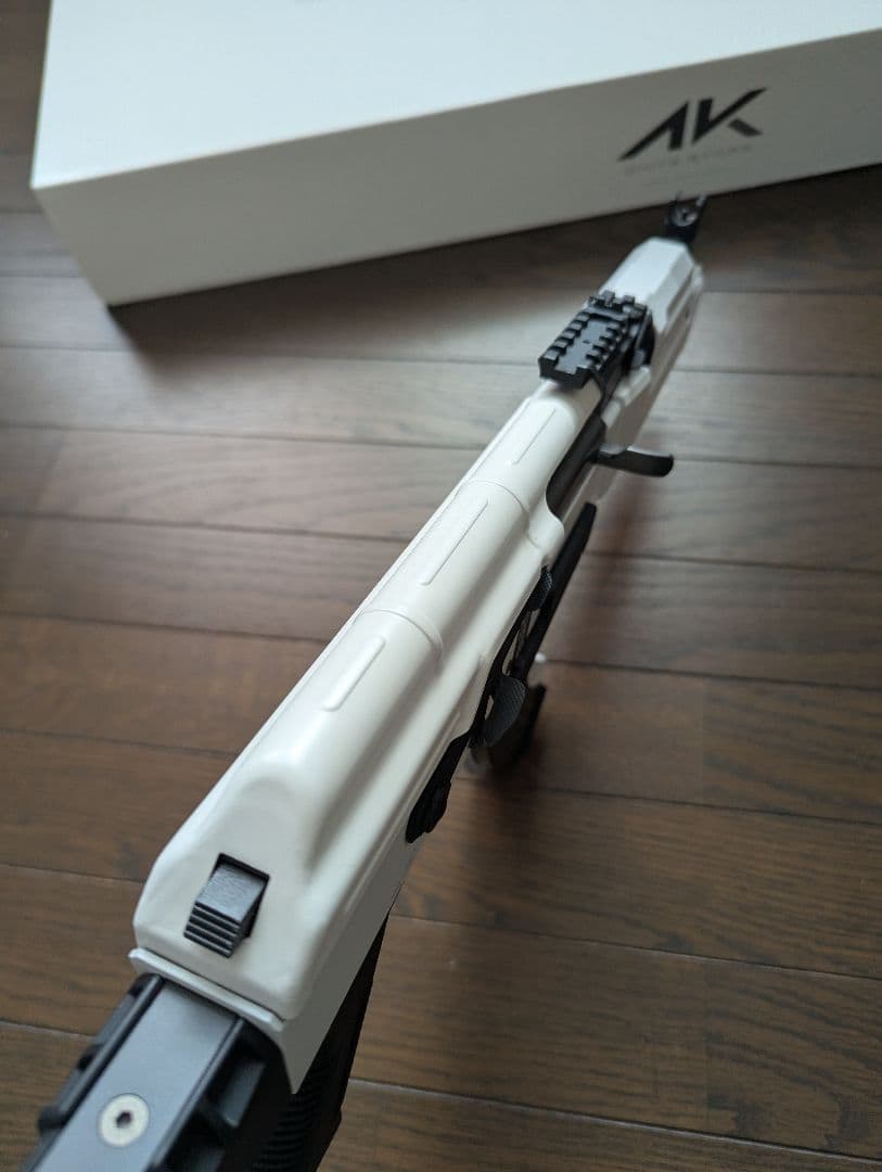 東京マルイ　次世代電動ガンAK47WHITE STORM