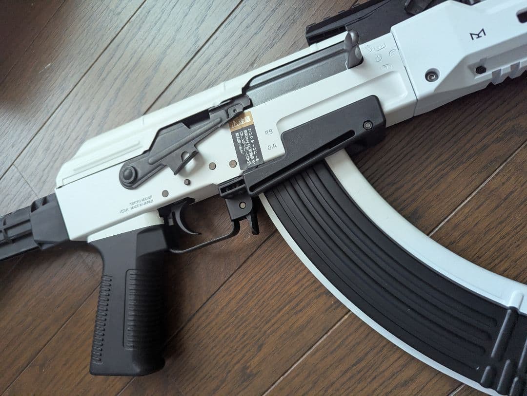 東京マルイ　次世代電動ガンAK47WHITE STORM