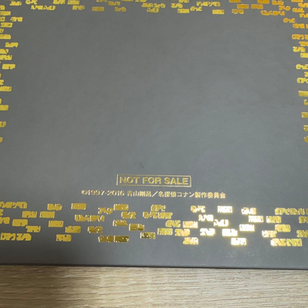 劇場版名探偵コナンのキャンバスアートとピンバッジコレクション