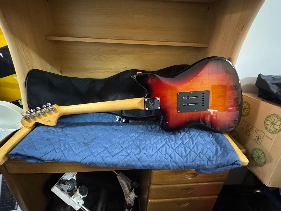SQUIER FENDER JAGMASTER STANDARD エレキギター