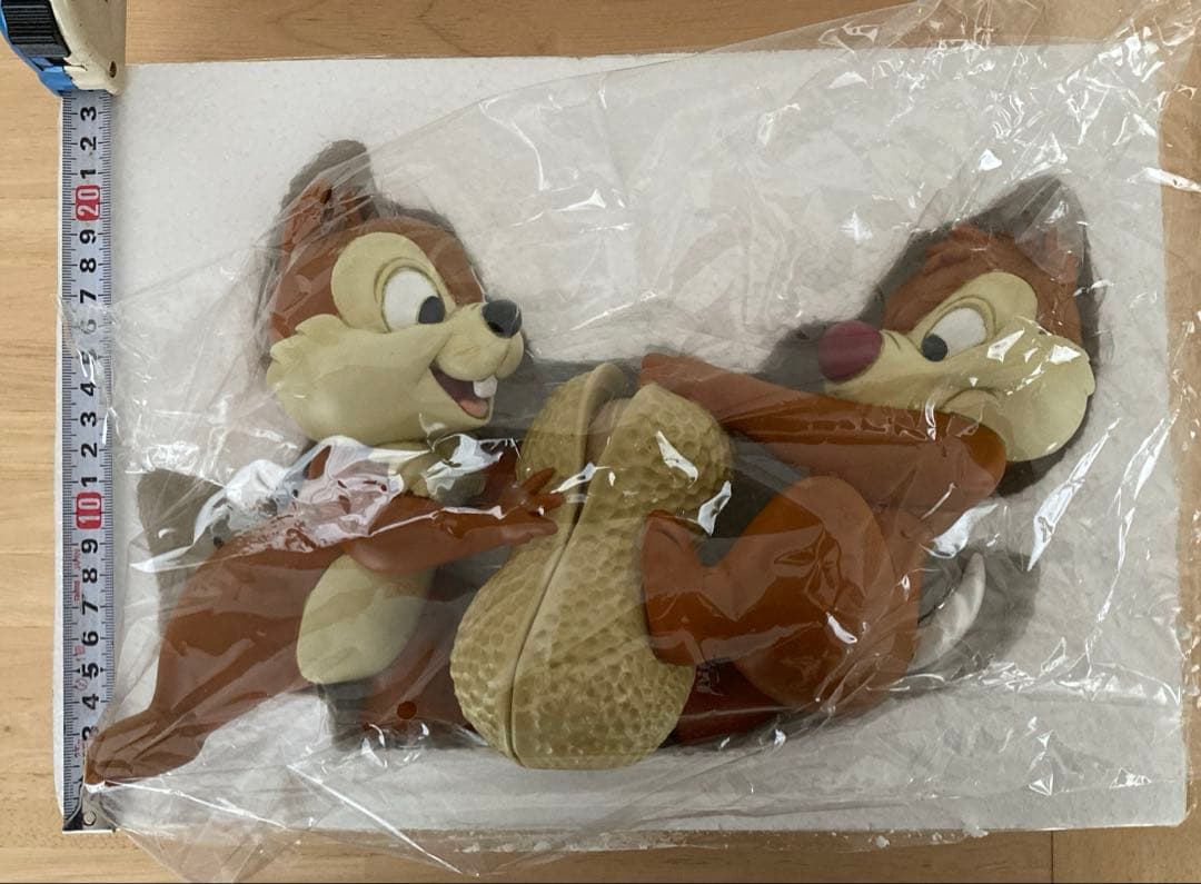 ディズニーストア　チップとデール 陶器製フィギュア