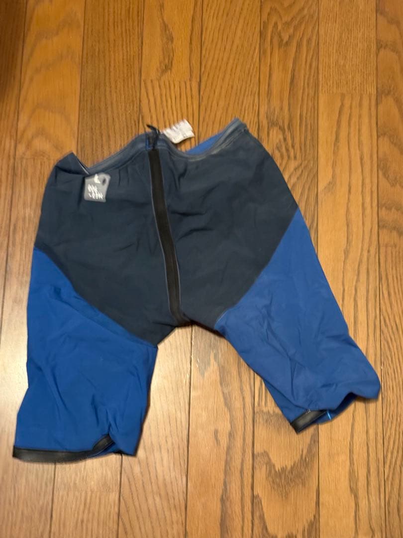 美品　アリーナ　高速水着　競泳水着　最新モデル　アクアフォースストームMF L