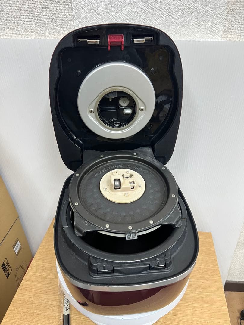 TIGER タイガー 圧力IH炊飯ジャー JPC-A100 2018年製