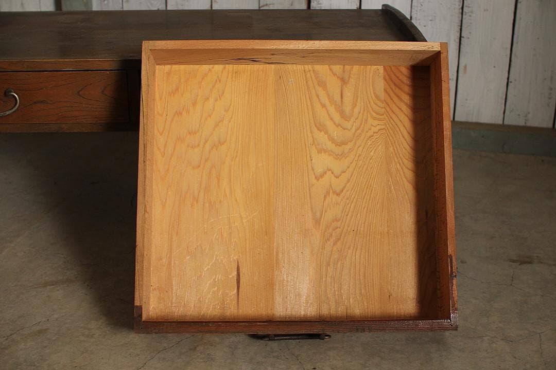 古い木製の机　引き出し2杯　ローテーブル　サイドテーブル　作業台　古家具　古民家