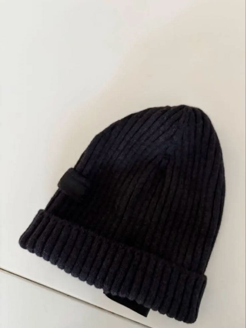 PRADAグレー ビーニー