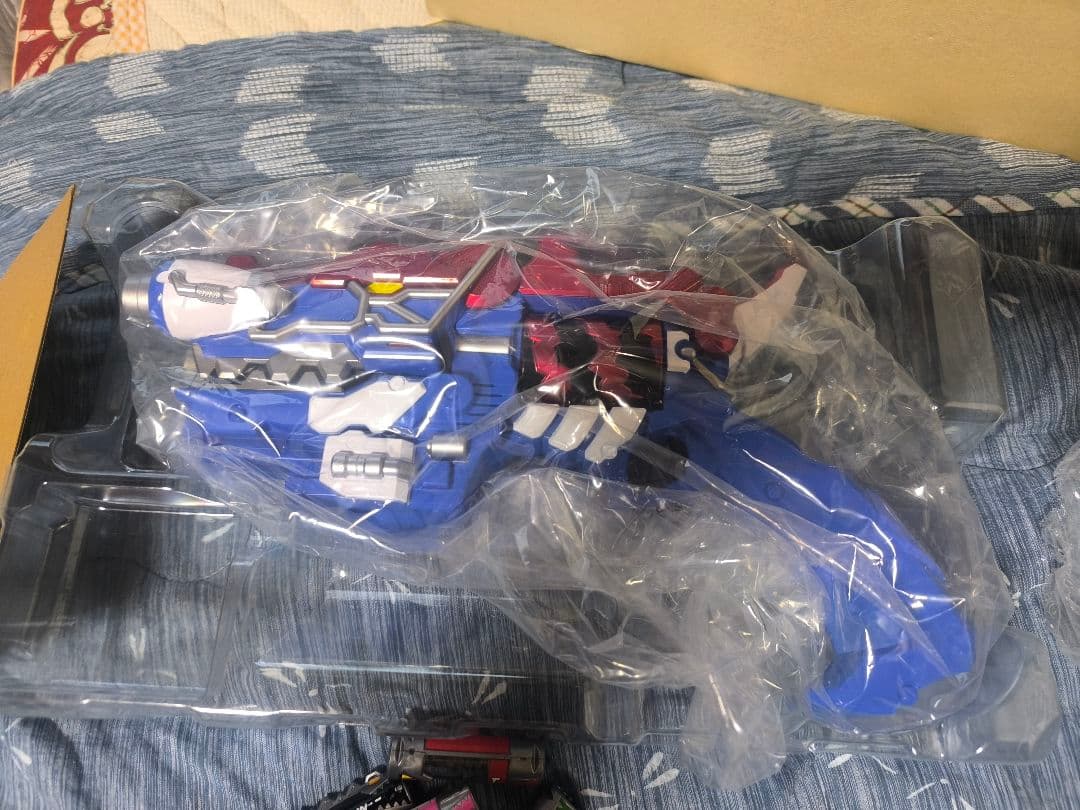 ギガガブリボルバー　MEMORIAL EDITION　獣電池セットdx