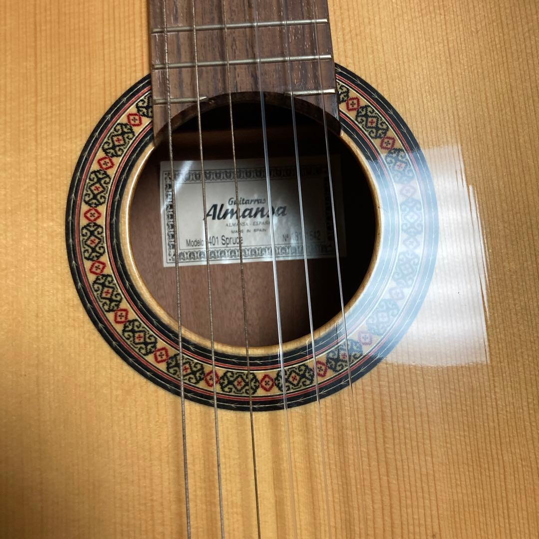 【合格記念セール】アコースティックギター　ハードケース付き。