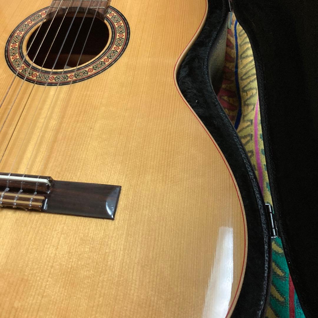 【合格記念セール】アコースティックギター　ハードケース付き。