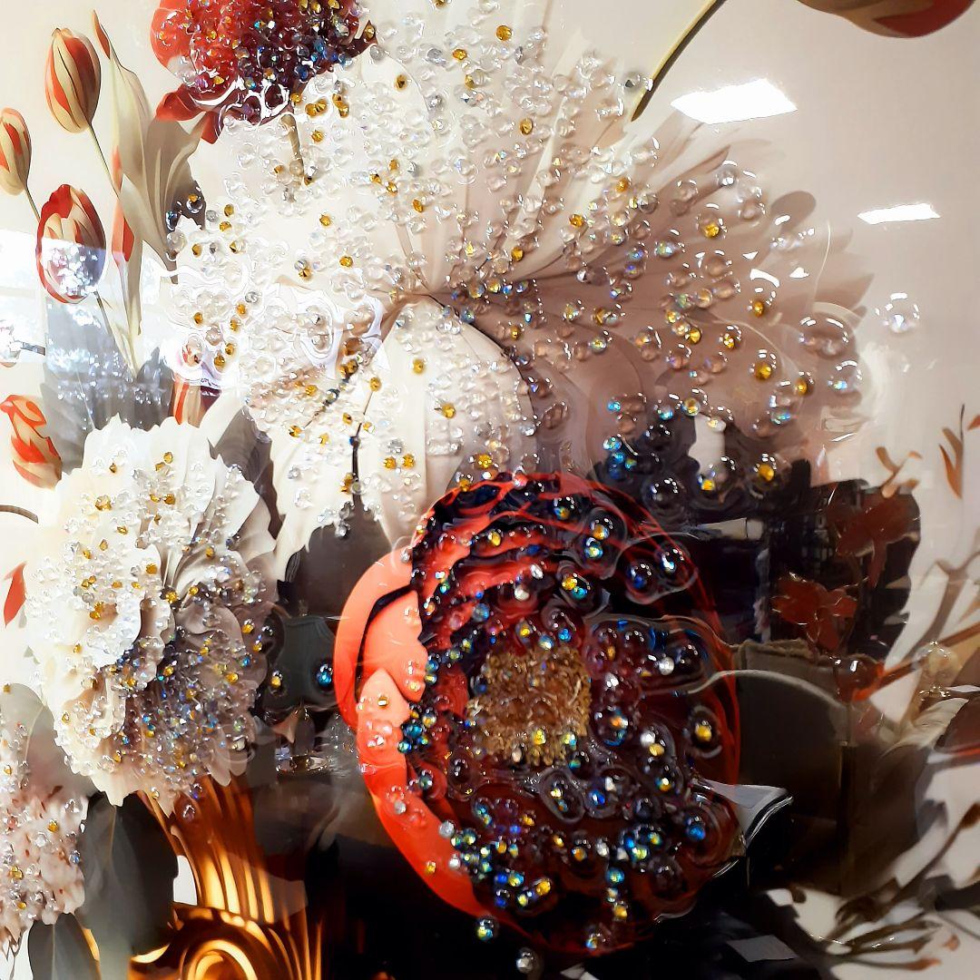 輸入雑貨　『赤い薔薇とロゼッタ』　天然水晶石　クリスタルアート　ゴールドフレーム