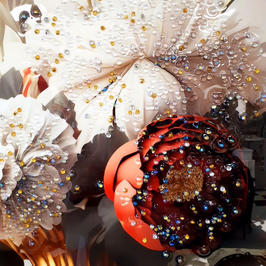 輸入雑貨　『赤い薔薇とロゼッタ』　天然水晶石　クリスタルアート　ゴールドフレーム