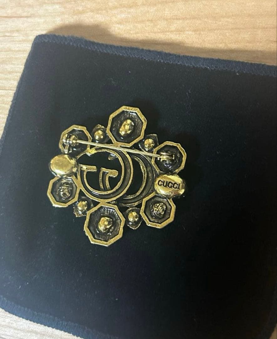 希少　【vintage GUCCI 】GGロゴブローチ