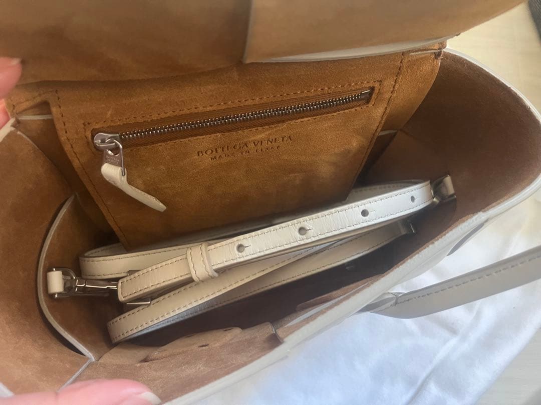 BOTTEGA VENETA MINI ARCO ホワイト ショルダーバッグ