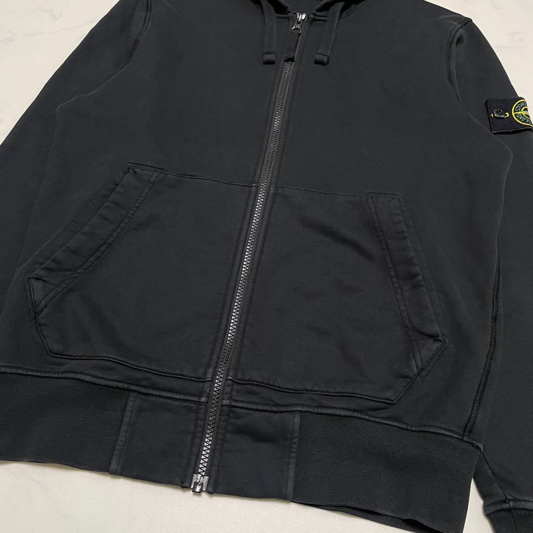 STONE  フルジップ　パーカー　腕章付き　ブラック　Sサイズ