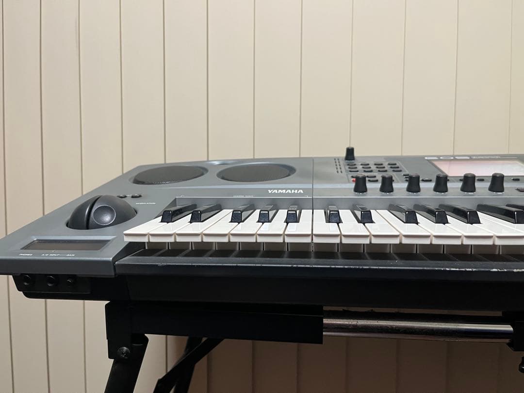 Yamaha EOS 2000 シンセサイザー