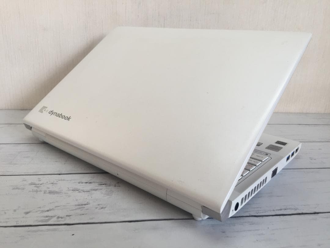東芝 dynabook R734/E36KW 13.3型 軽量・コンパクトノート