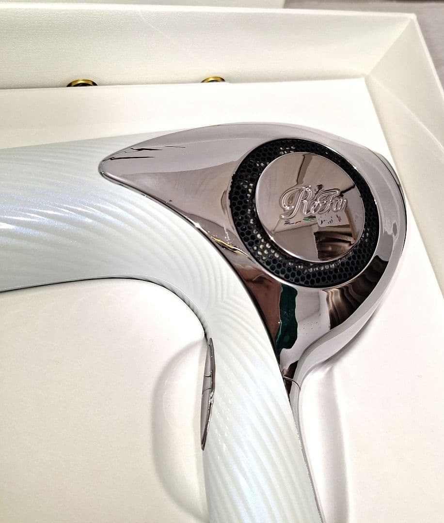 天*須様 美品☆ReFa リファ ビューテックドライヤー ホワイト 動作確認済