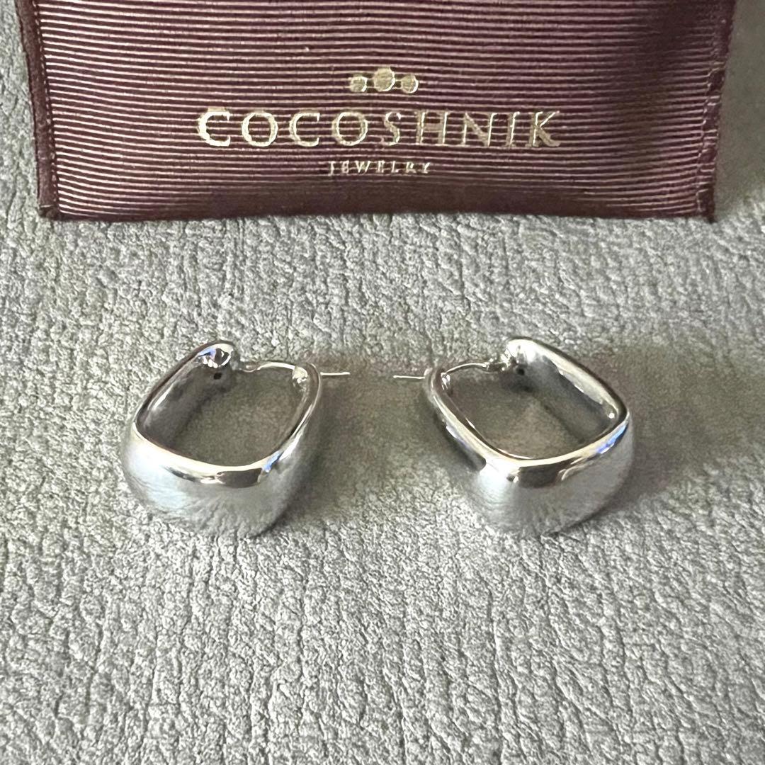 【COCOSHNIK】シルバー ホロウフープピアス トラペーズ