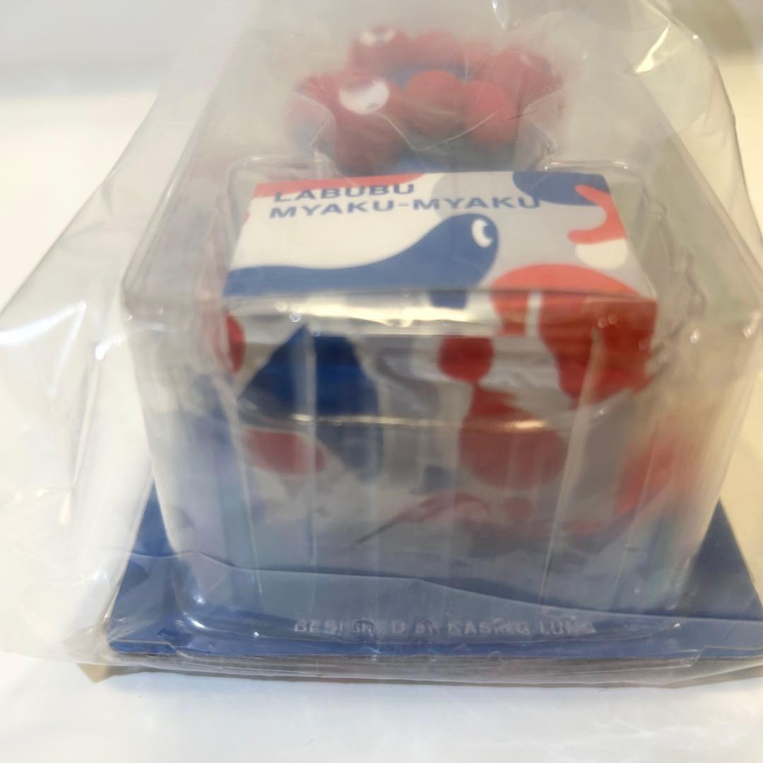 LABUBU MYAKU-MYAKUストラップ付フィギュア　ラブブ　ミャクミャク