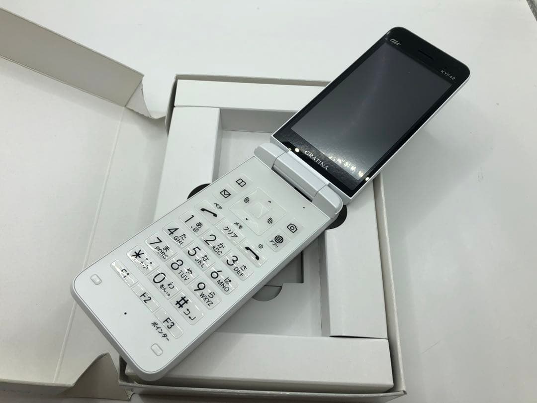 au　GRATINA KYF42 　ホワイト　4G ガラケー　☆未使用☆