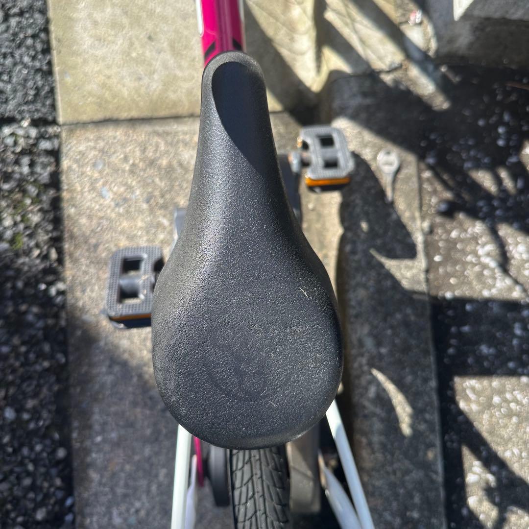 【引取限定】STRIDER 14X フューシャピンク　ペダル付き　アシストバー付