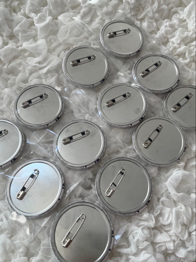 カラフルピーチ どぬく 2023 缶バッジ 24個セット