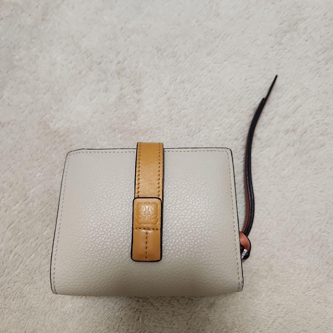 LOEWE アナグラム 二つ折り財布 ベージュ×ピンク コンパクトウォレット